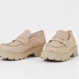 Vagabond tan loafers